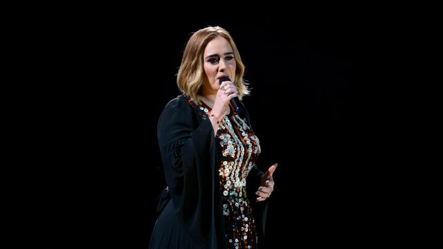 Adele se objeví naživo